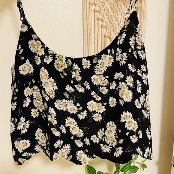 La Hearts Tops - L.A. Hearts Daisy Floral Crop top
